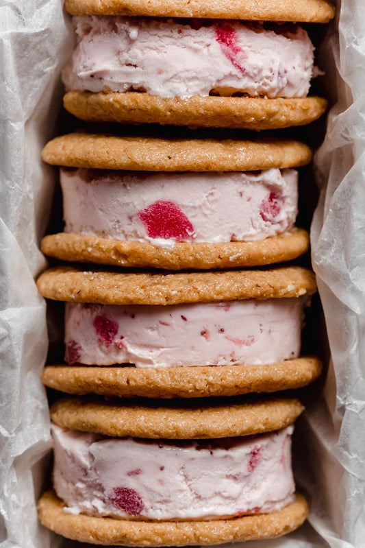 Sandwich de helado con galleta de mantequilla de maní