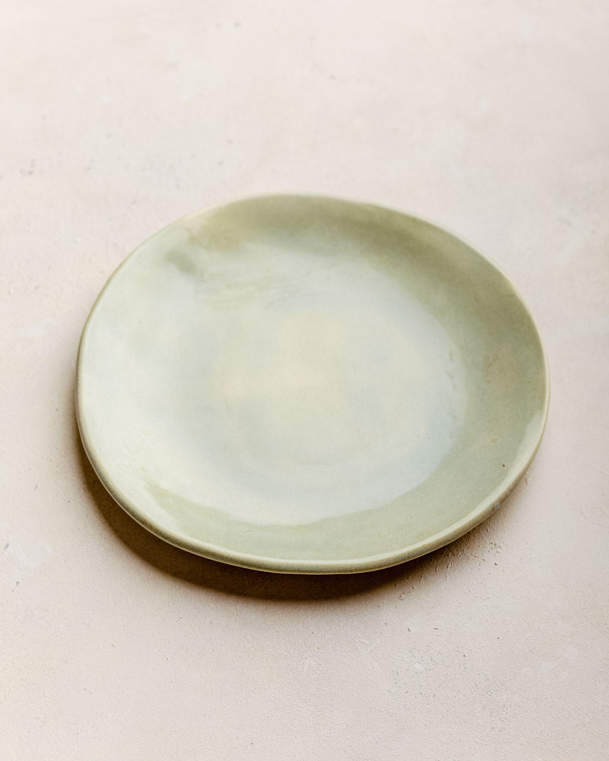 Plato verde brillante