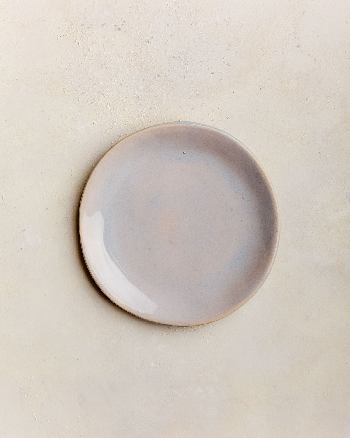 Plato Curved Oyster brillante M