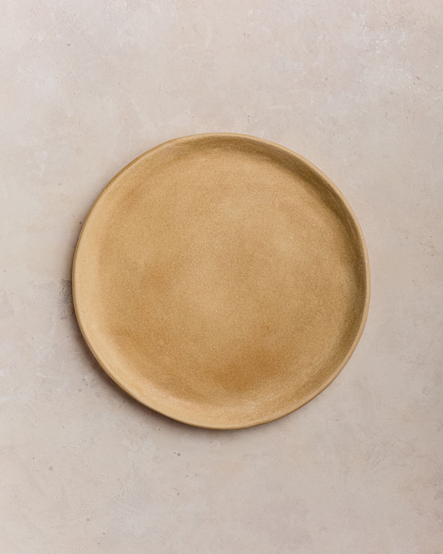 Plato Edge Mostaza Mate L