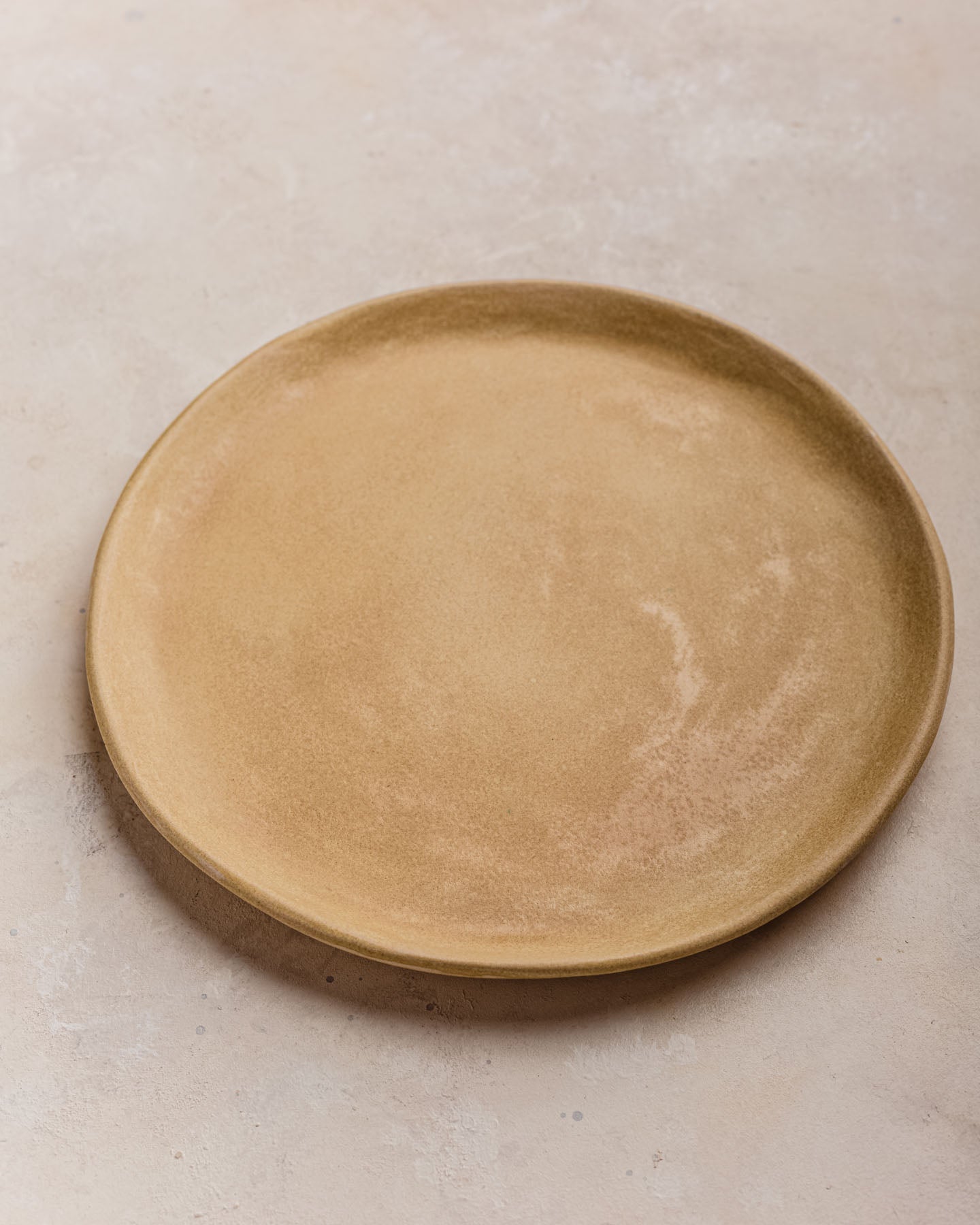 Plato Edge Mostaza Mate L