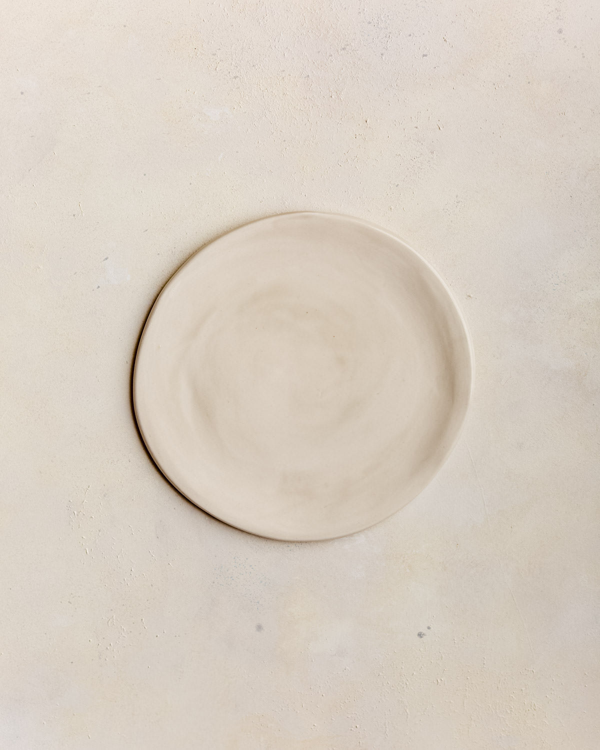 Plato Flat beige brillante S