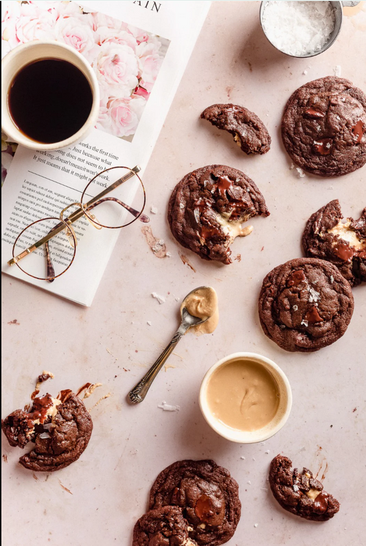 Galletas de chocolate con centro de mantequilla de maní