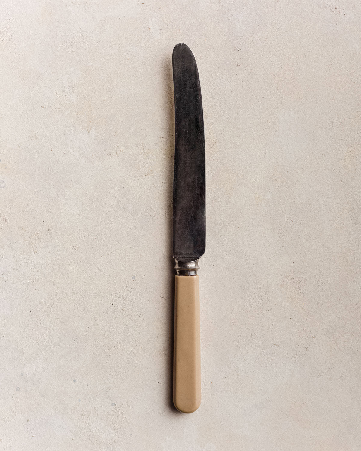 Cuchillo mango beige